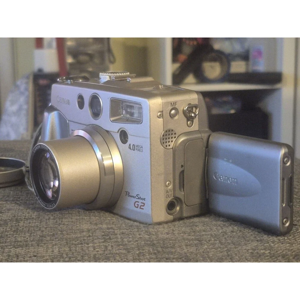 ⭐Canon Powershot G2 Silver 4.0MP 3x Zoom w/ 1 Canon battery + Camera Bag
